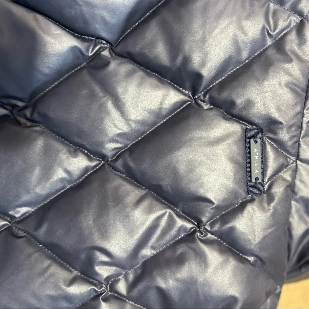 Athleta Navy Quilted Women's Vest - Picture 8 of 10